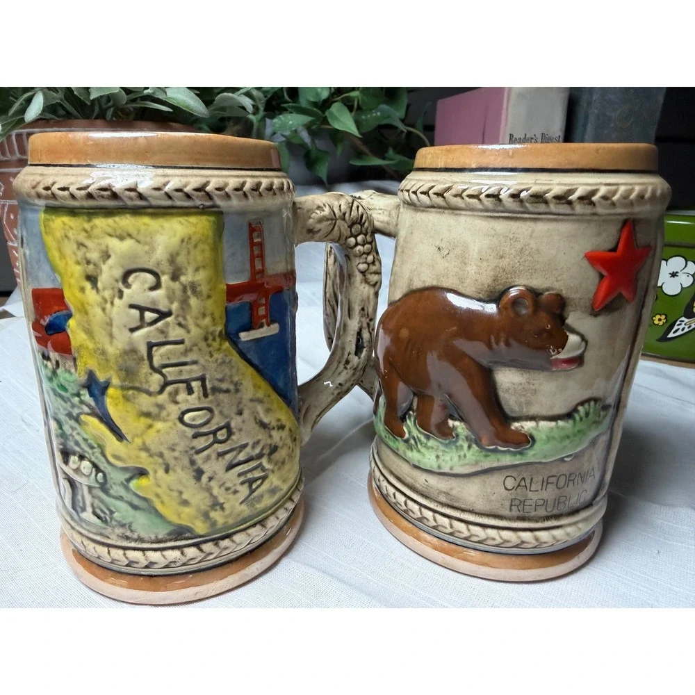 Vintage California Republic Ceramic Beer Steins Set of 2 Grizzly Bear Souvenir